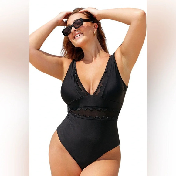 CupShe Solid Black V-Neck One Piece Swimsuit Scalloped Wide Straps Size 1X Pad - Picture 1 of 11